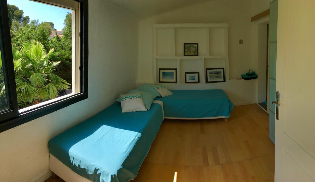 Bed,Kitchen And Swimming Pool Villa Esterel Saint-Raphaël Exteriör bild